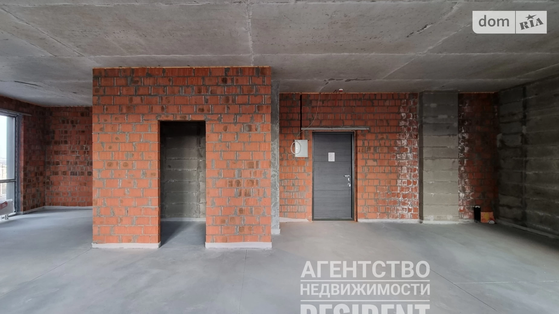 Продается 3-комнатная квартира 81 кв. м в Днепре, ул. Костомаровская, 1А