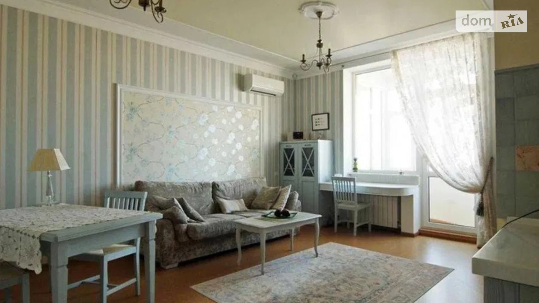 Продается 1-комнатная квартира 55 кв. м в Киеве, бул. Леси Украинки, 7Б