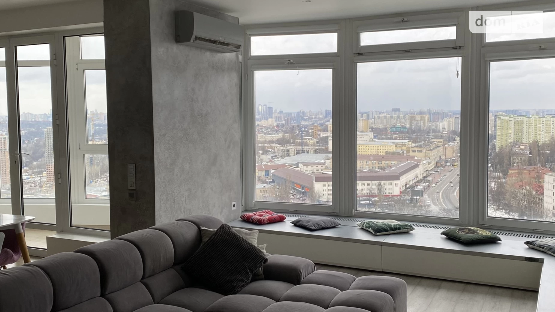 Продается 2-комнатная квартира 89 кв. м в Киеве, ул. Михаила Максимовича, 3Г