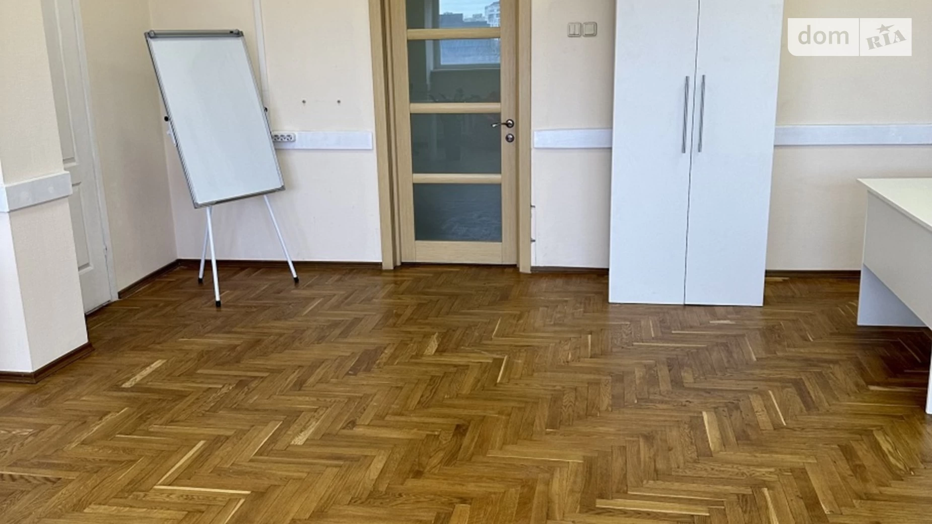 Сдается в аренду офис 62 кв. м в бизнес-центре, цена: 20460 грн - фото 3