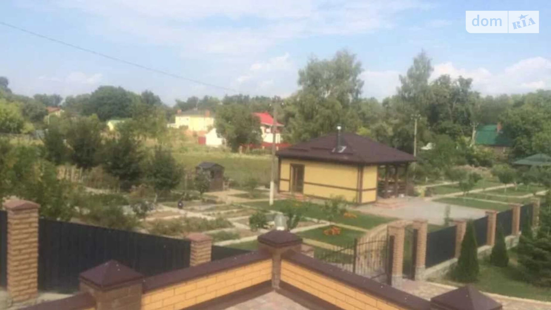 Продается одноэтажный дом 200 кв. м с садом, Ореховая