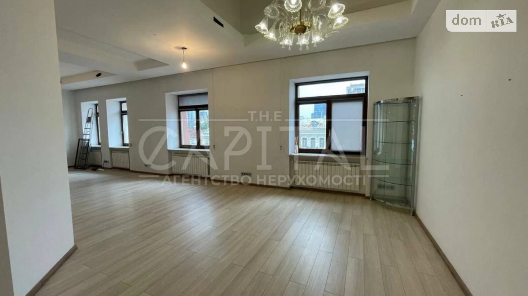 Продается 4-комнатная квартира 238 кв. м в Киеве, ул. Большая Васильковская, 48