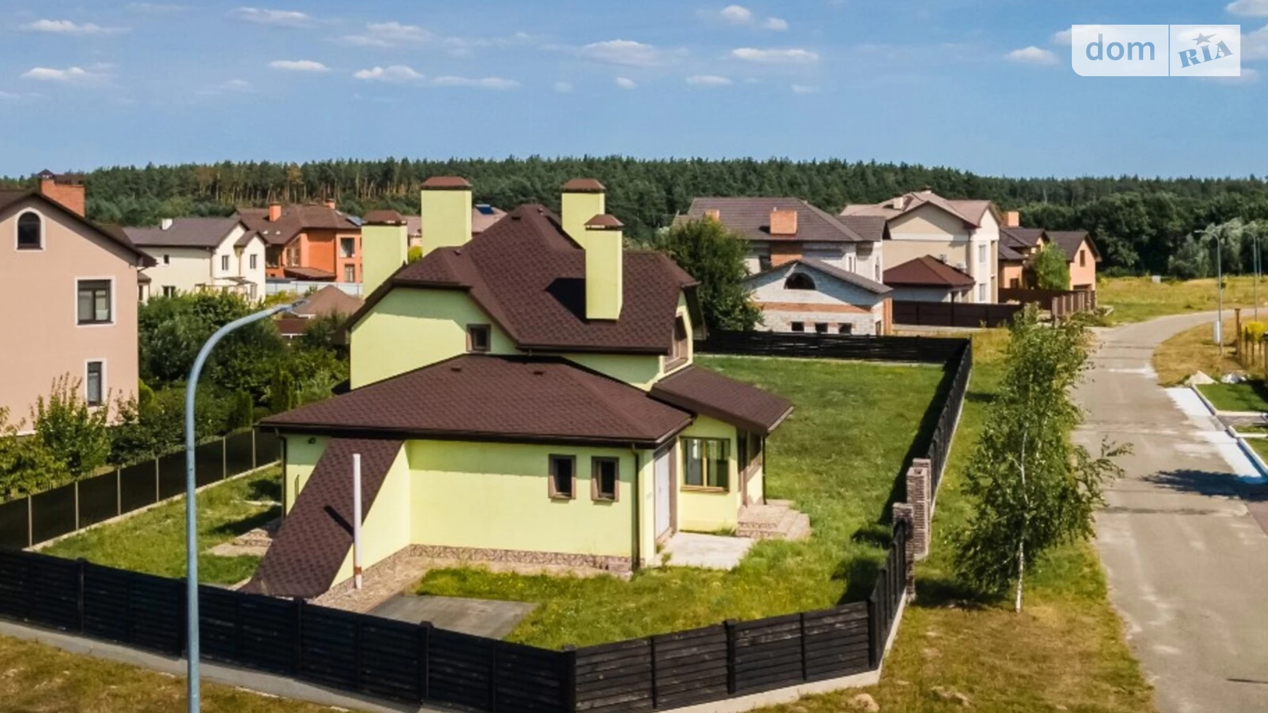 Продается дом на 2 этажа 170 кв. м с мансардой, Березывська