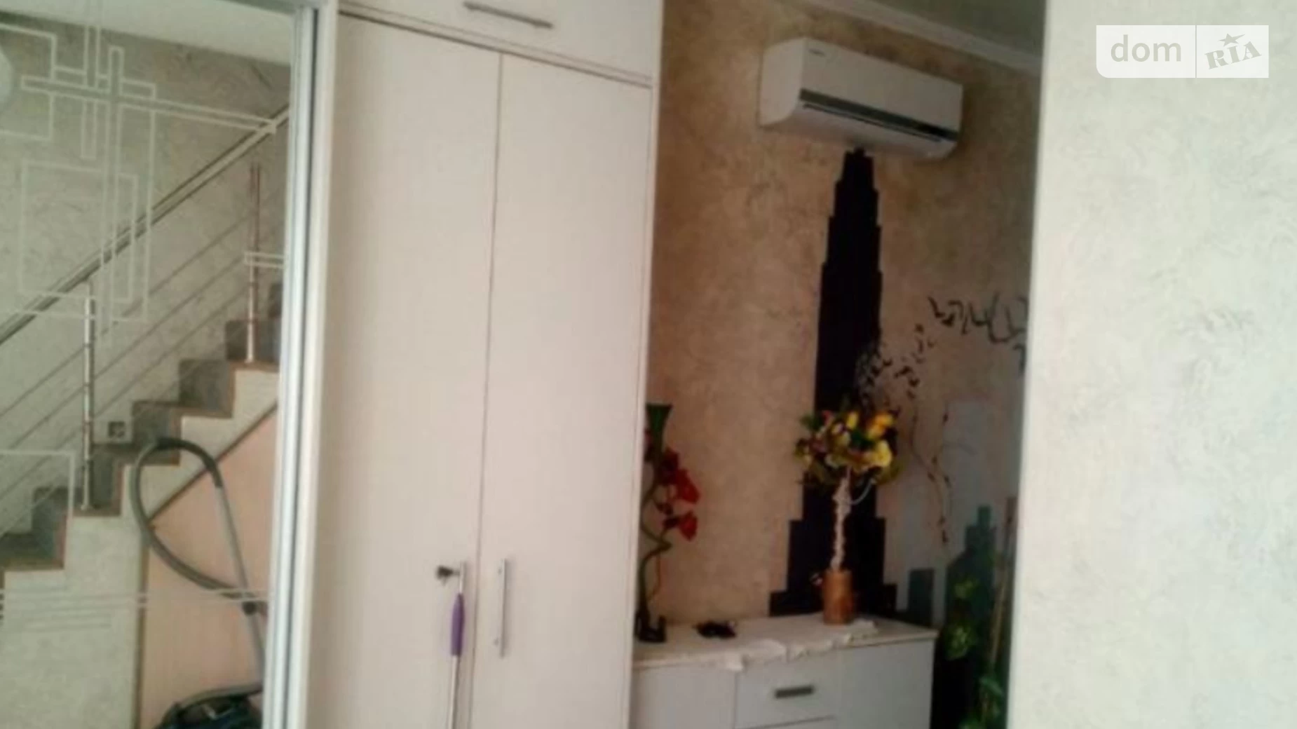 Продается 2-комнатная квартира 62 кв. м в Одессе, ул. Дальняя, 24 - фото 2