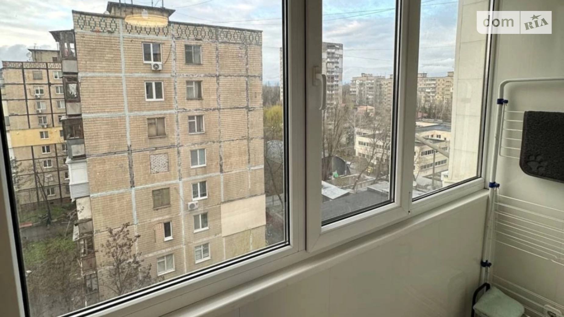 Продается 3-комнатная квартира 65 кв. м в Днепре, ул. Коробова