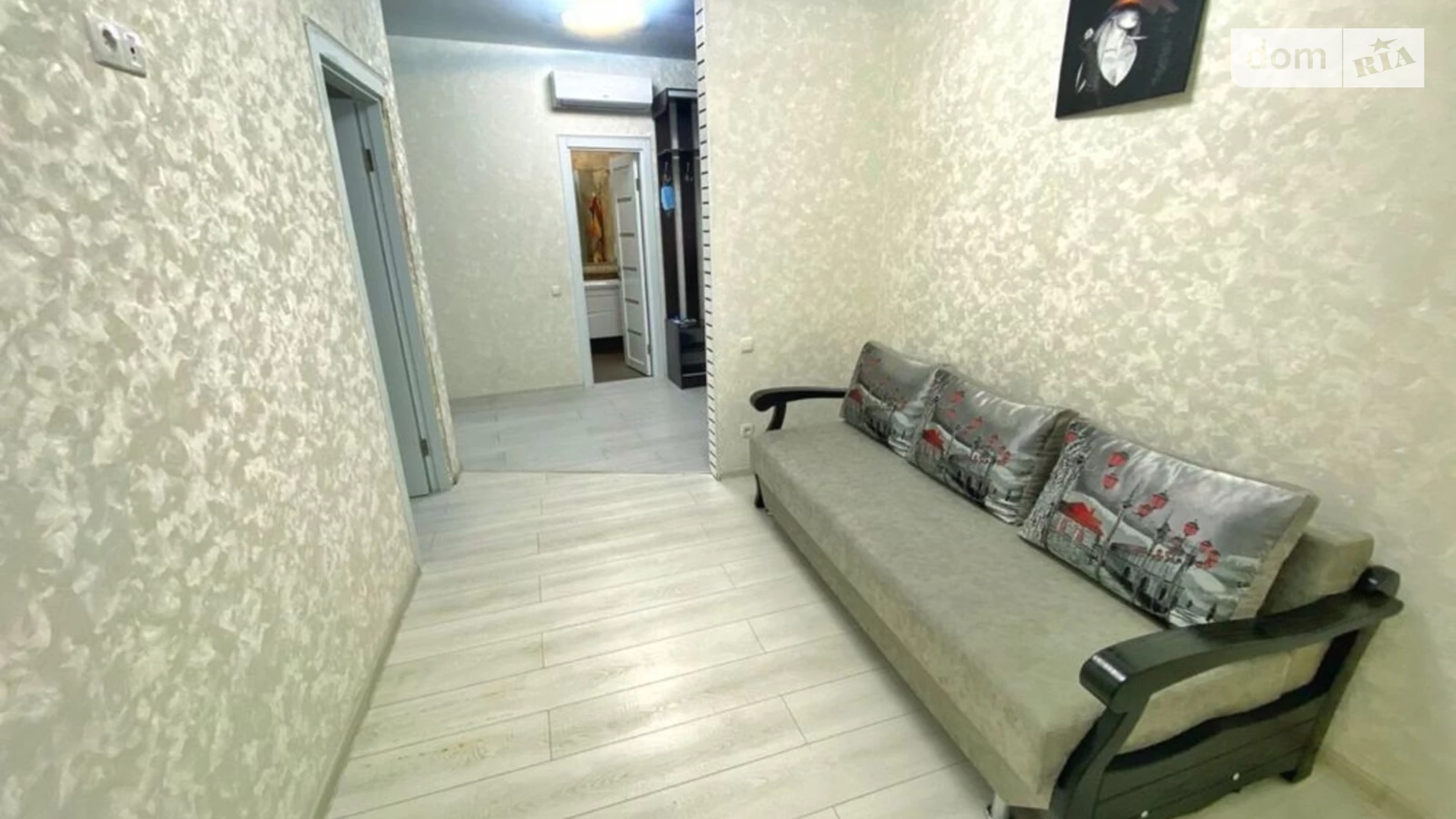 Продается 2-комнатная квартира 60 кв. м в Одессе, ул. Каманина, 16А