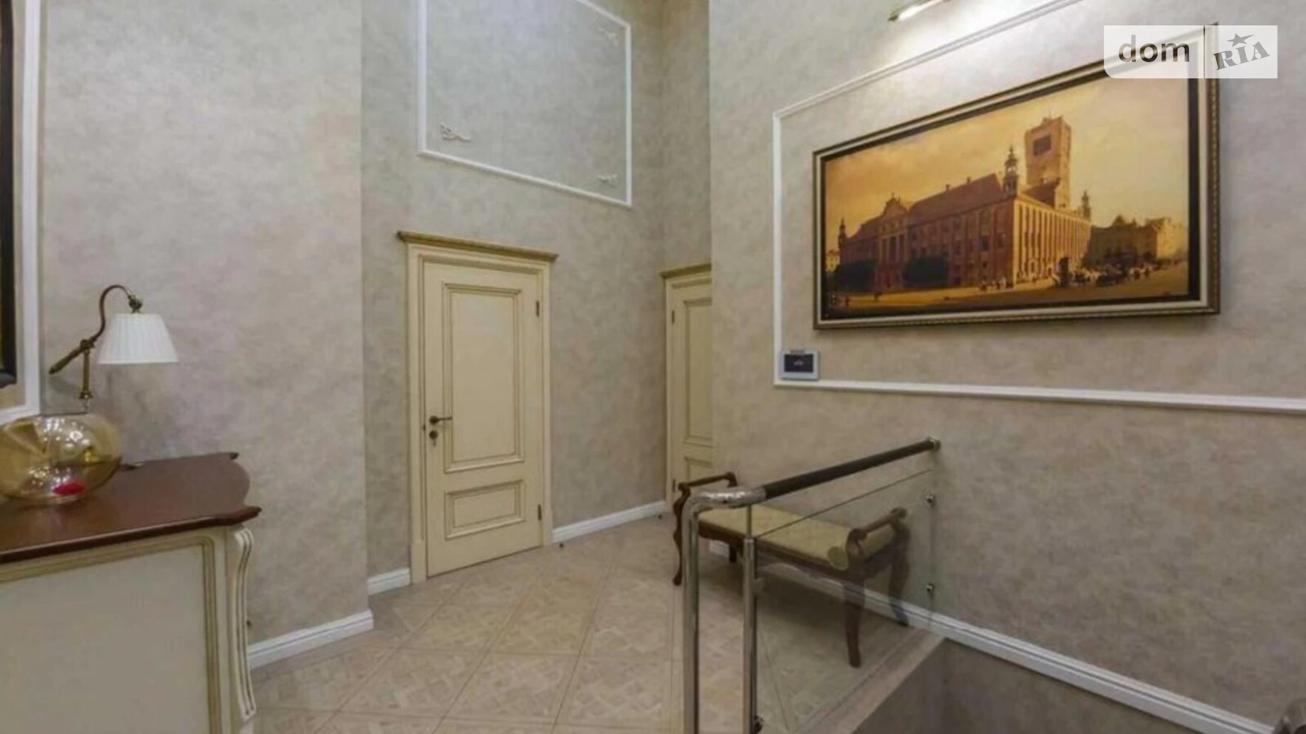 Продается 3-комнатная квартира 176 кв. м в Киеве, ул. Академика Ефремова, 8А