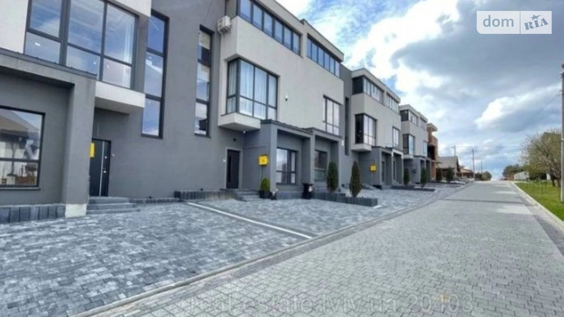 Продается дом на 3 этажа 220.6 кв. м с гаражом, цена: 190000 $ - фото 2