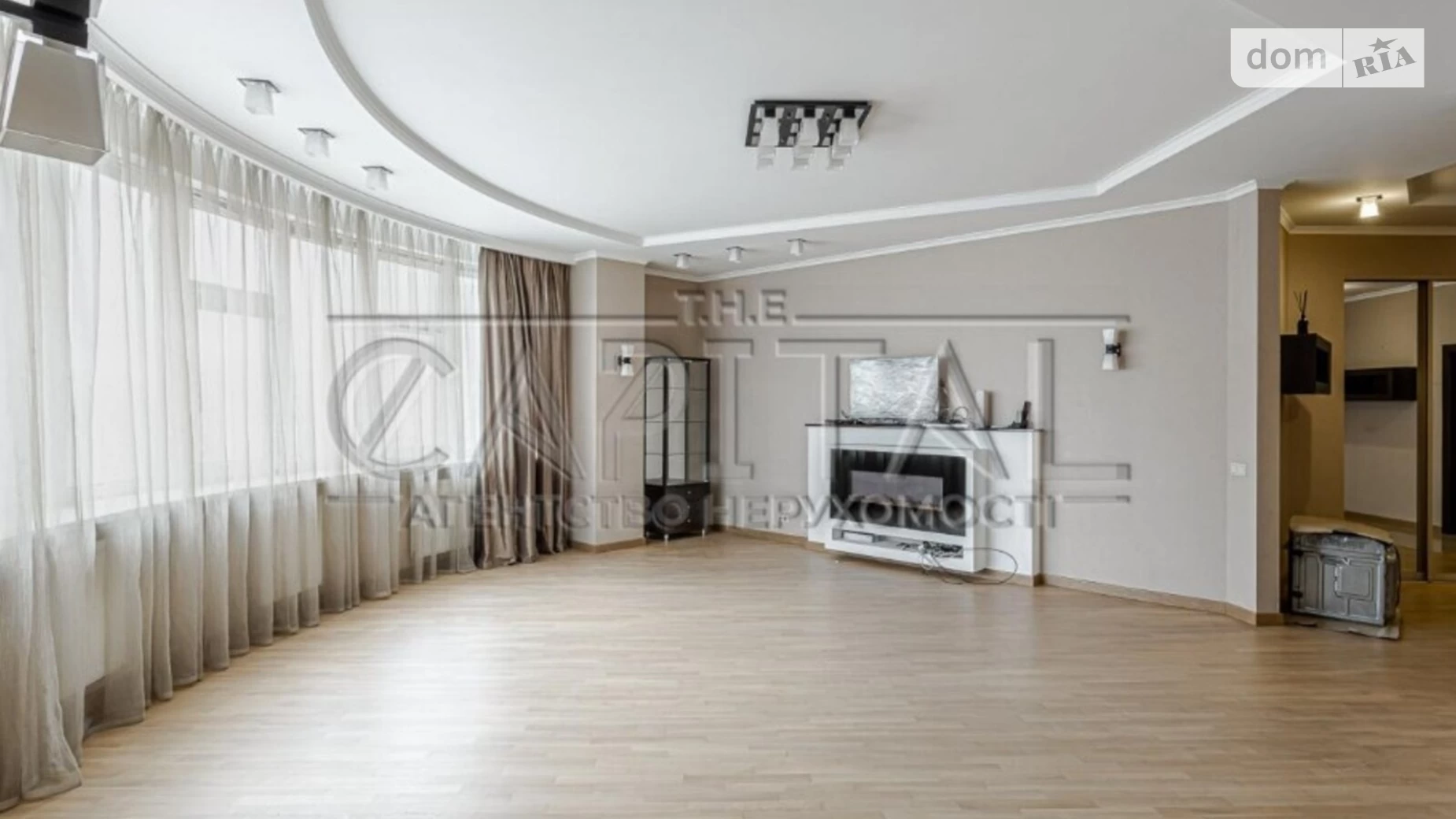 Продается 1-комнатная квартира 182 кв. м в Киеве, бул. Леси Украинки, 7А