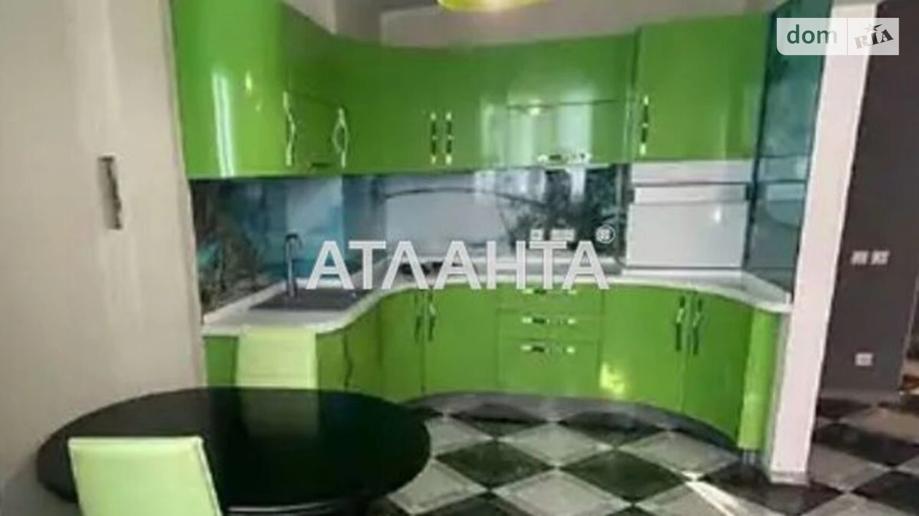 Продается 4-комнатная квартира 84 кв. м в Одессе, просп. Академика Глушко