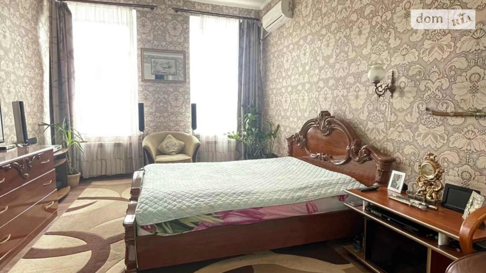 Продається 2-кімнатна квартира 54 кв. м у Одесі, узвіз Степана Олійника, 8