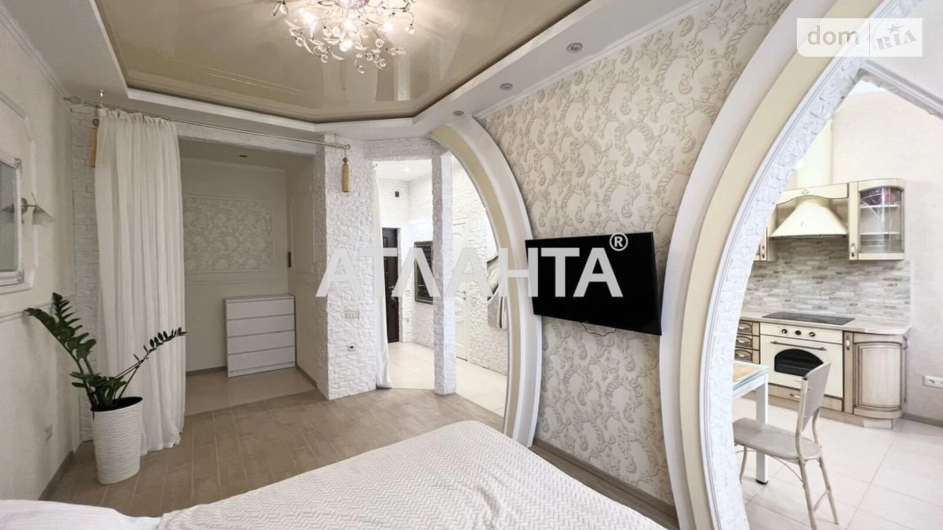 Продается 1-комнатная квартира 44 кв. м в Одессе, плато Гагаринское, 5Б
