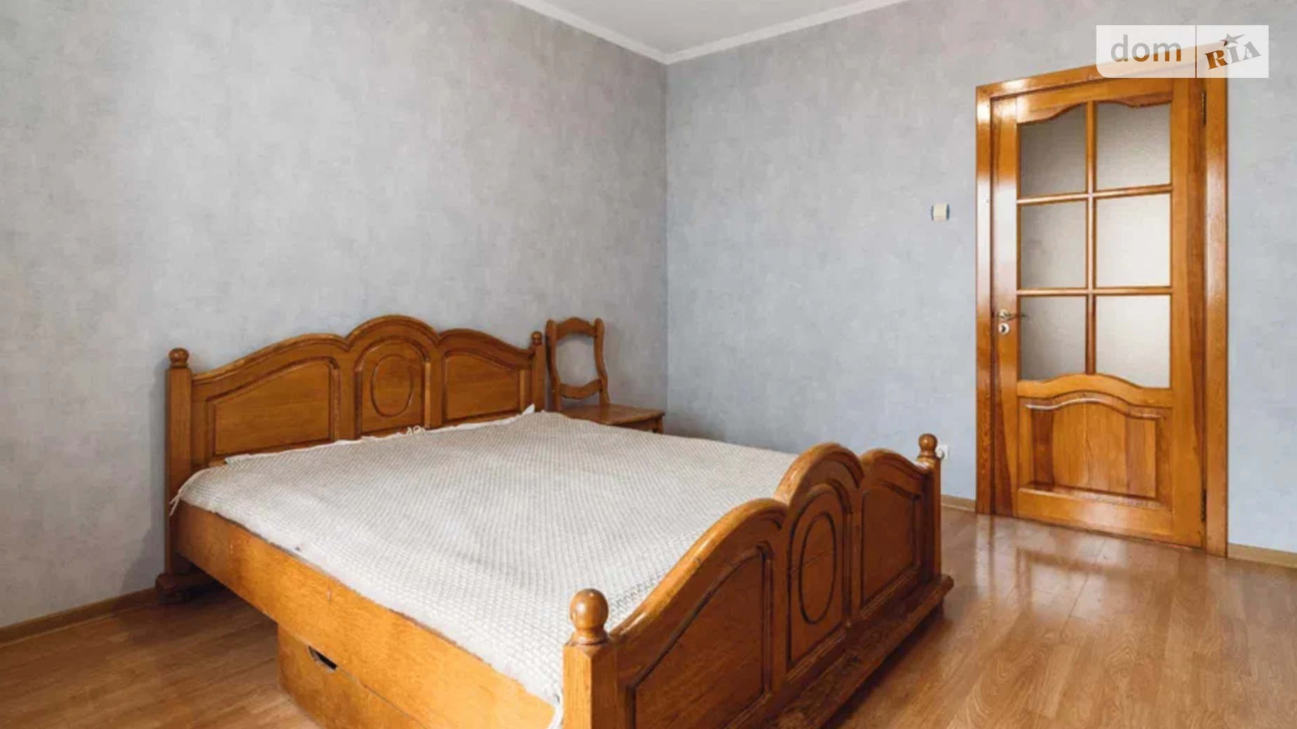 Продається 3-кімнатна квартира 87 кв. м у Одесі, вул. Тополина