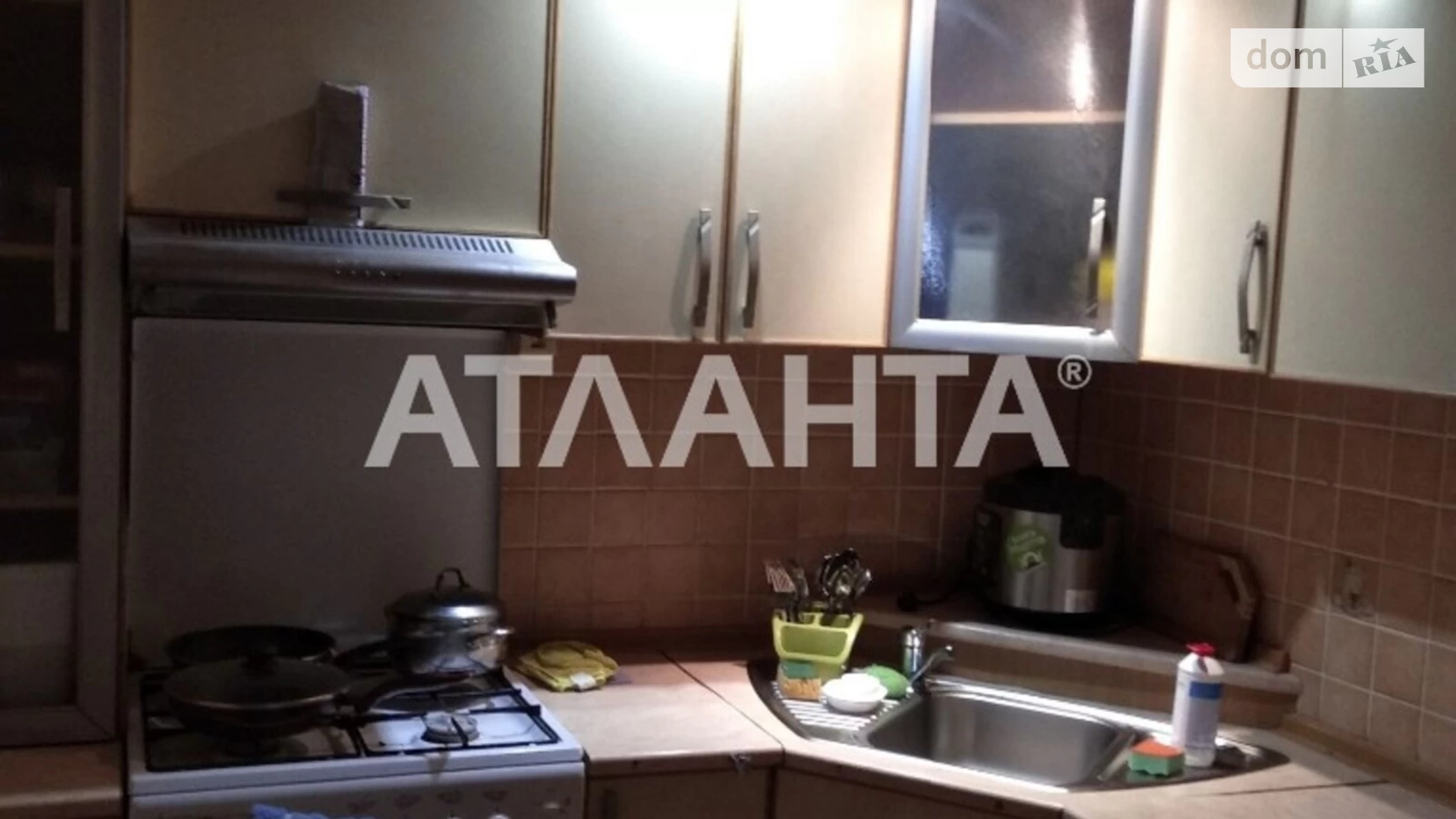 Продается 4-комнатная квартира 75 кв. м в Одессе, ул. Люстдорфская дорога