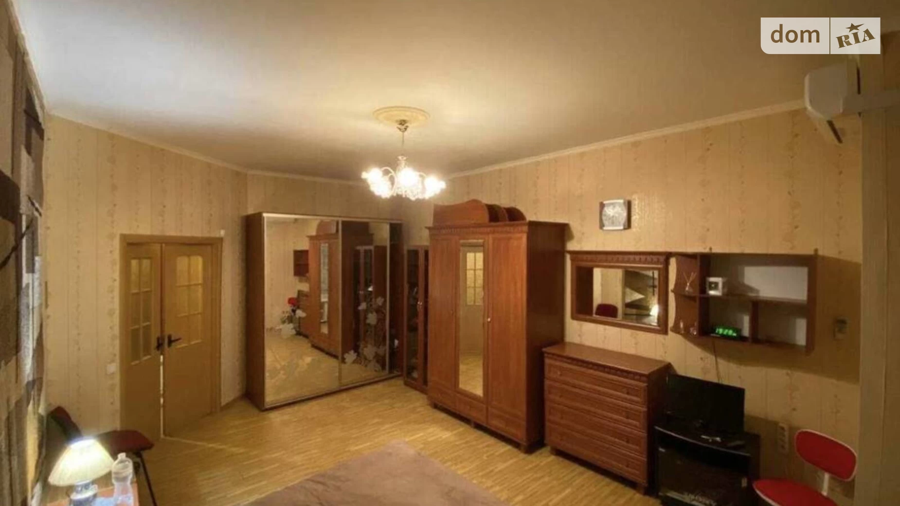 Продается 1-комнатная квартира 53 кв. м в Одессе, ул. Пишоновская