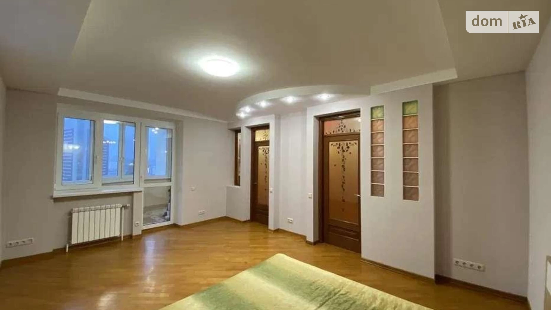 Продается 3-комнатная квартира 105 кв. м в Киеве