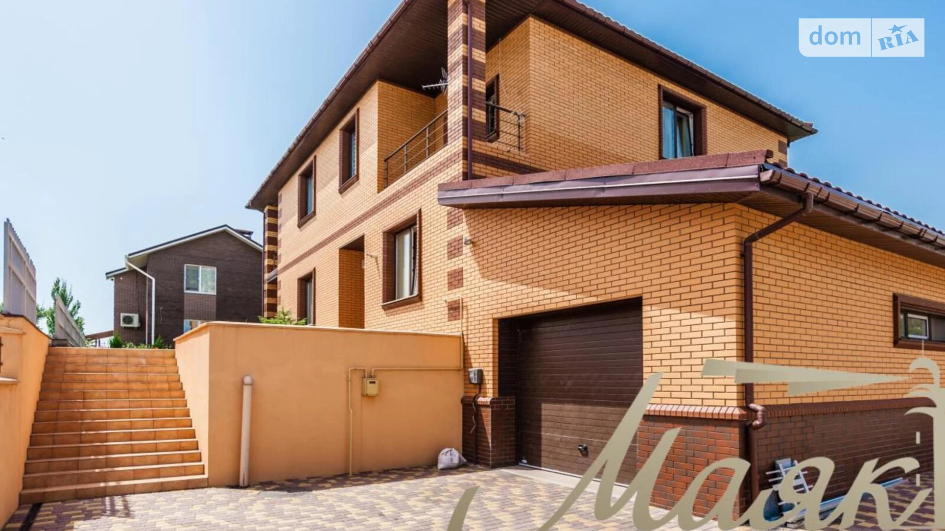 Продается дом на 2 этажа 240 кв. м с садом, цена: 280000 $ - фото 4