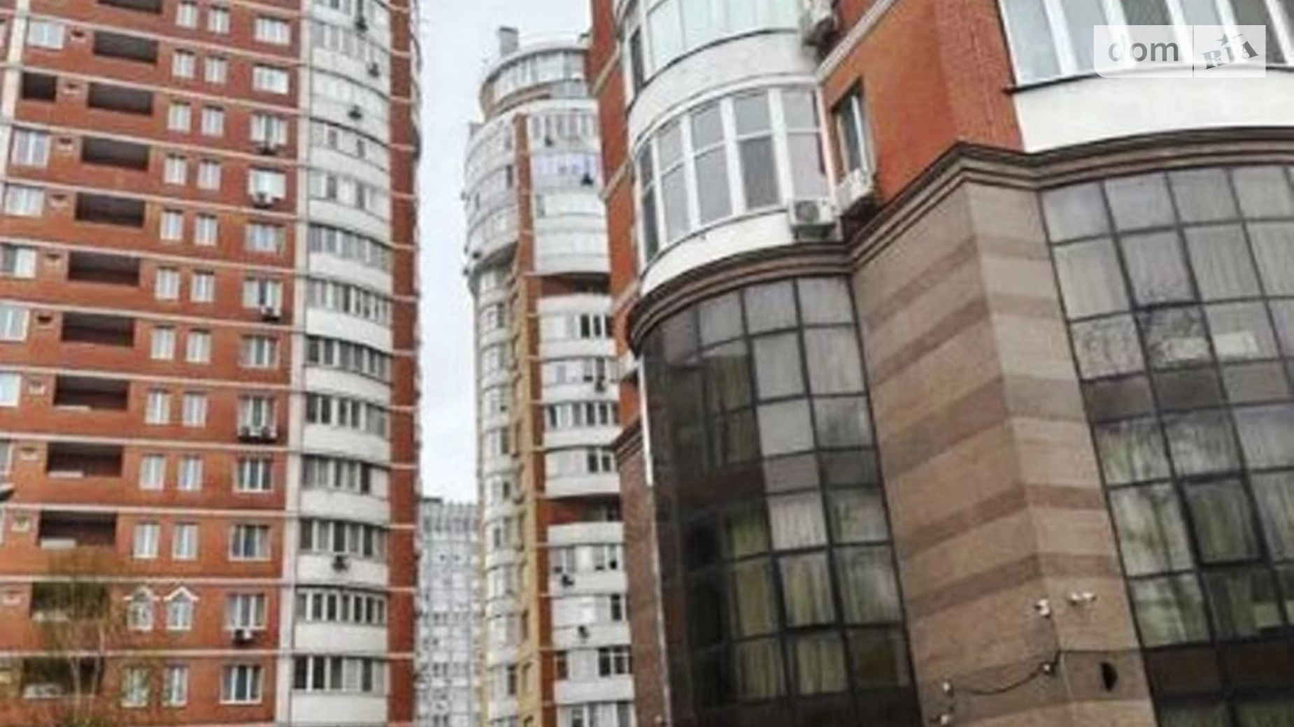 Продается 2-комнатная квартира 74 кв. м в Одессе, ул. Базарная