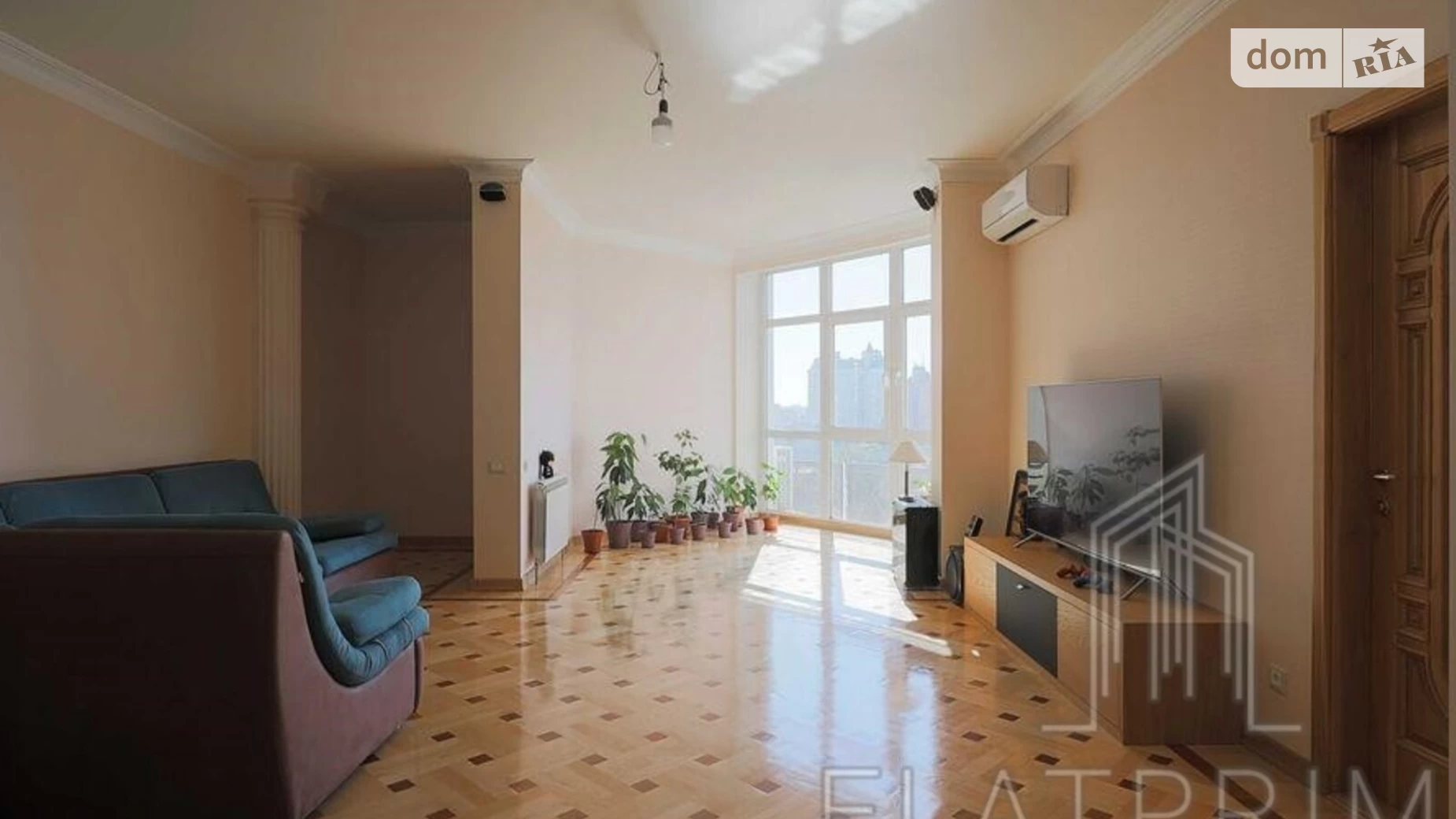 Продается 2-комнатная квартира 78.3 кв. м в Киеве, ул. Глубочицкая, 32А
