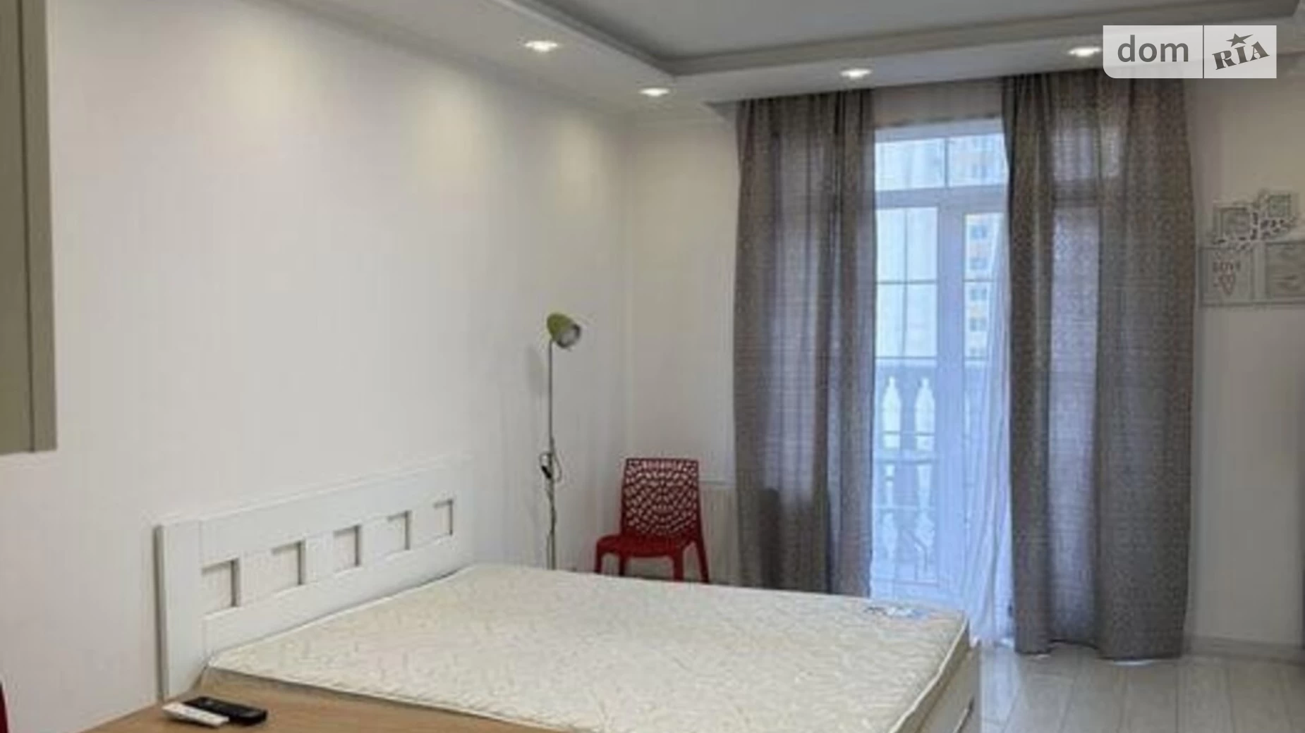 Продается 1-комнатная квартира 33 кв. м в Киеве, ул. Михаила Максимовича, 24