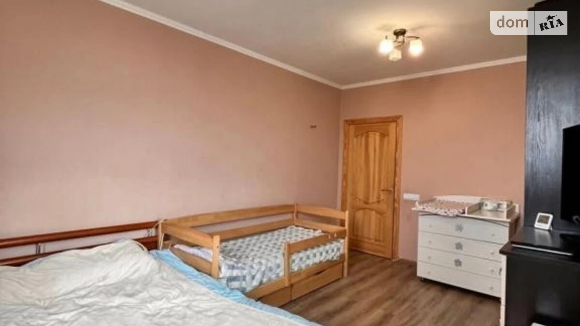 Продается 2-комнатная квартира 72 кв. м в Киеве, просп. Соборности, 30