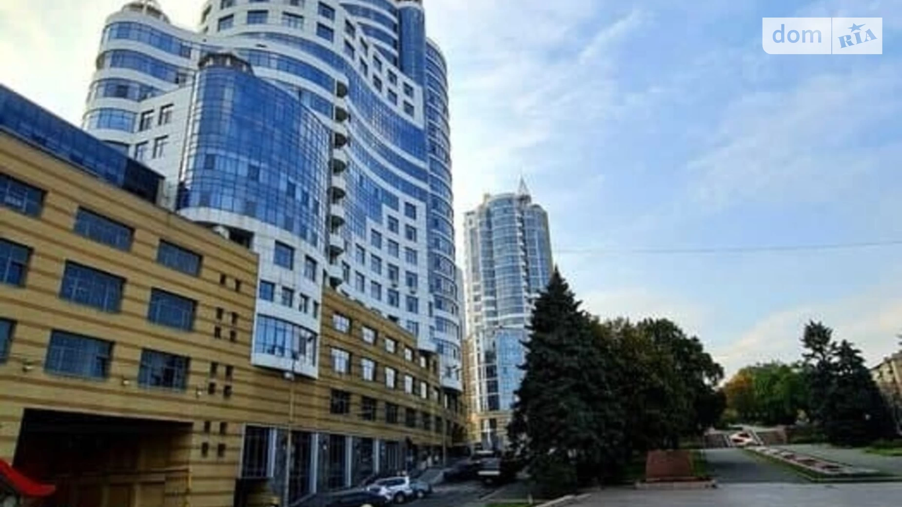 Продається 3-кімнатна квартира 118 кв. м у Дніпрі, просп. Яворницького Дмитра, 3