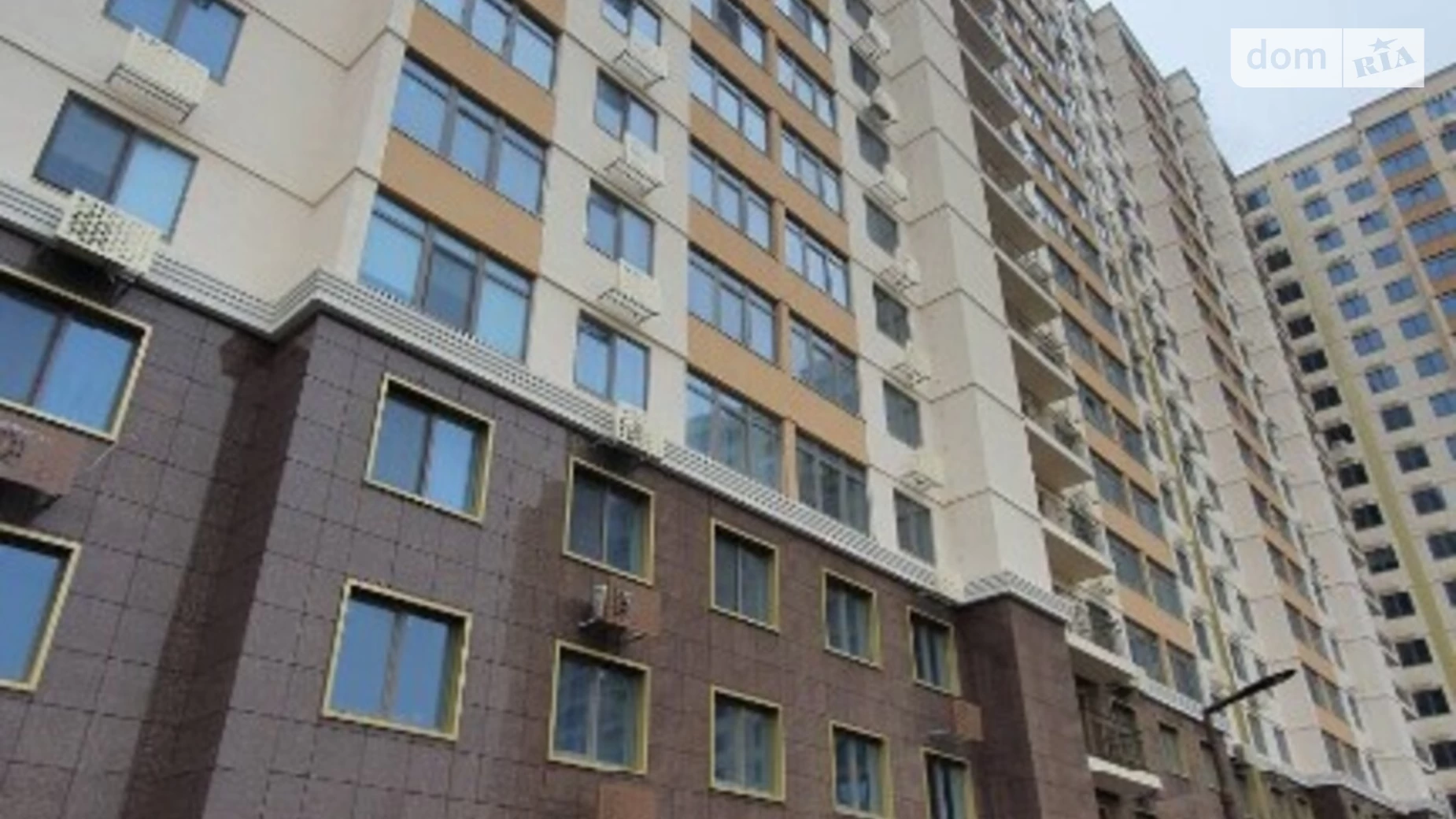Продается 2-комнатная квартира 68 кв. м в Одессе, ул. Жемчужная, 8 - фото 2