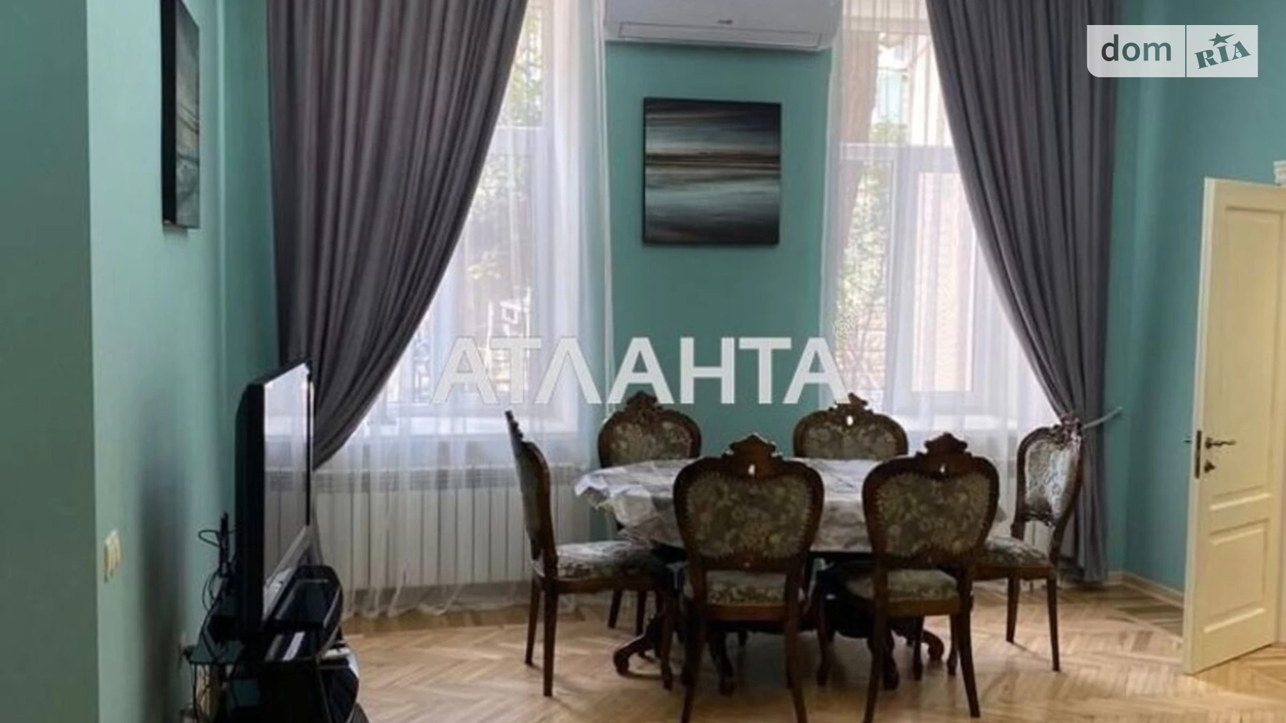Продається 3-кімнатна квартира 91 кв. м у Одесі, вул. Університетська