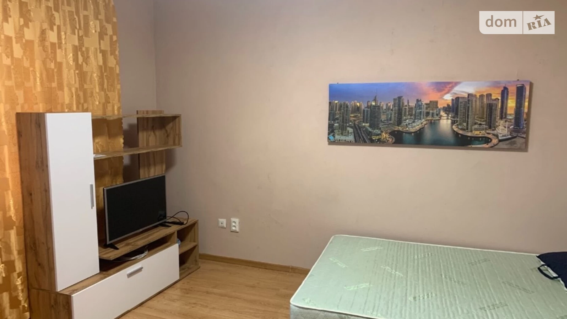 Продается 1-комнатная квартира 30 кв. м в Одессе, ул. Ицхака Рабина