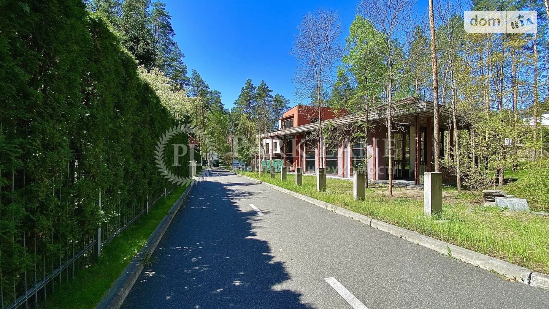 Продается дом на 3 этажа 1122 кв. м с балконом, цена: 2500000 $ - фото 2