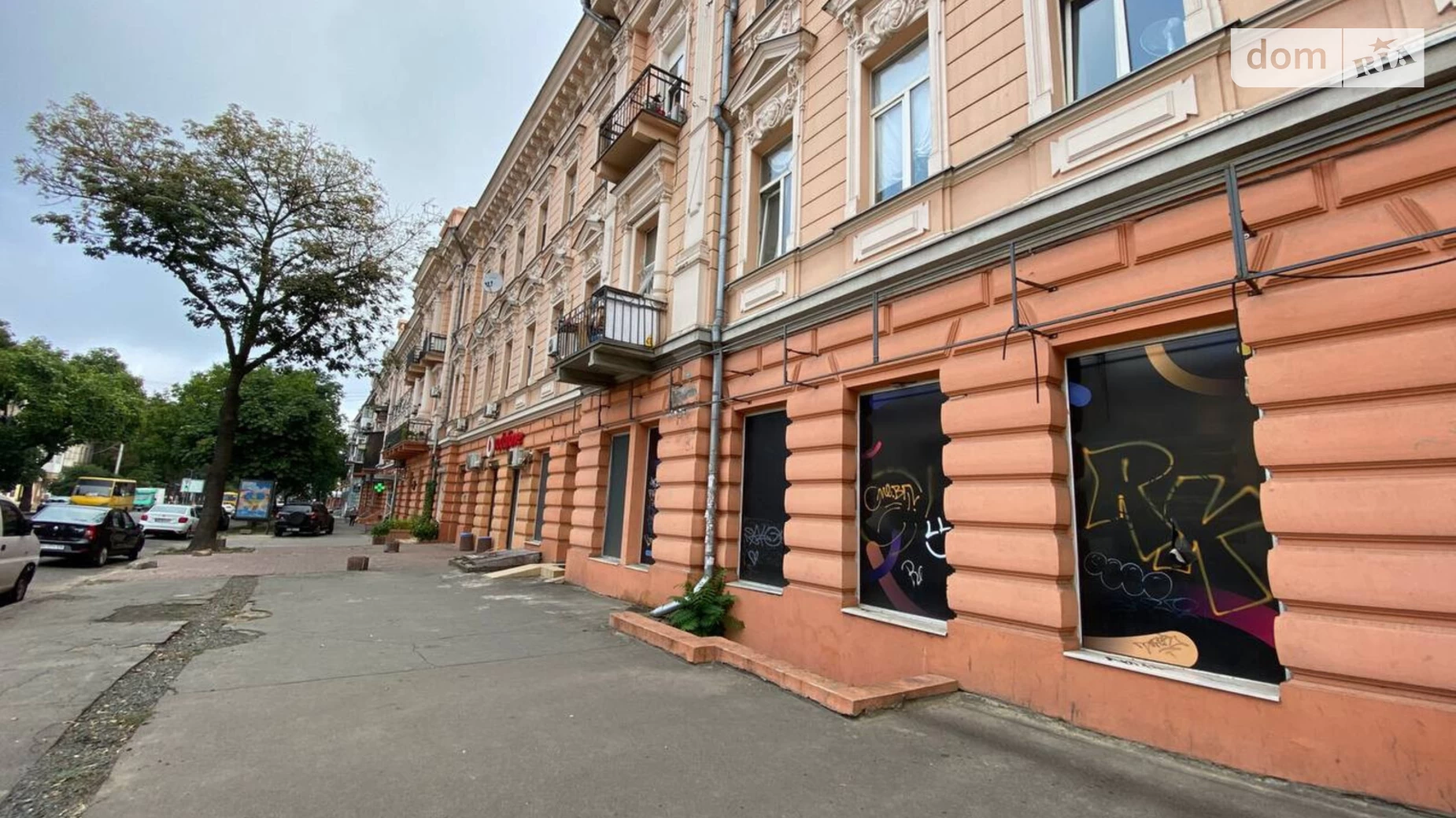 Продается 3-комнатная квартира 74 кв. м в Одессе, ул. Екатерининская, 85