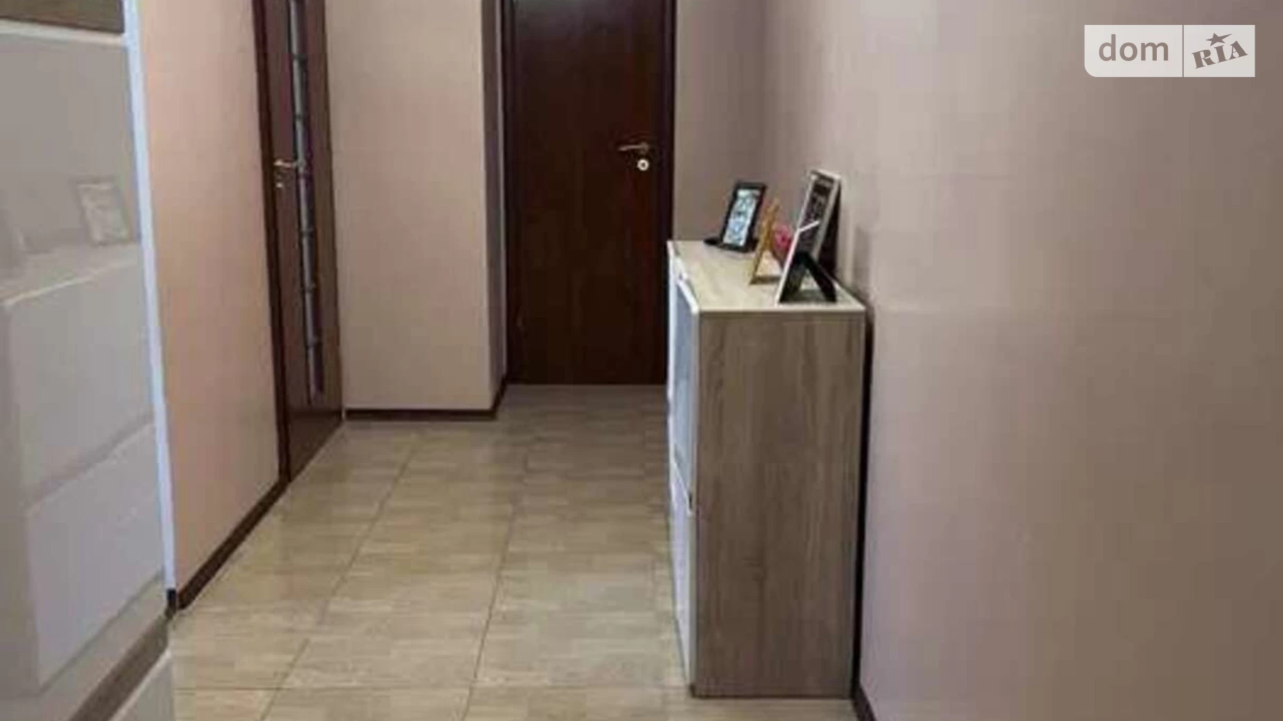 Продається 3-кімнатна квартира 73 кв. м у Одесі, вул. Композитора Ніщинського