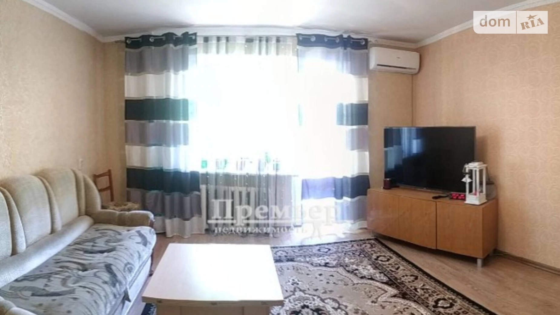 Продается 4-комнатная квартира 80 кв. м в Черноморске, ул. Виталия Шума