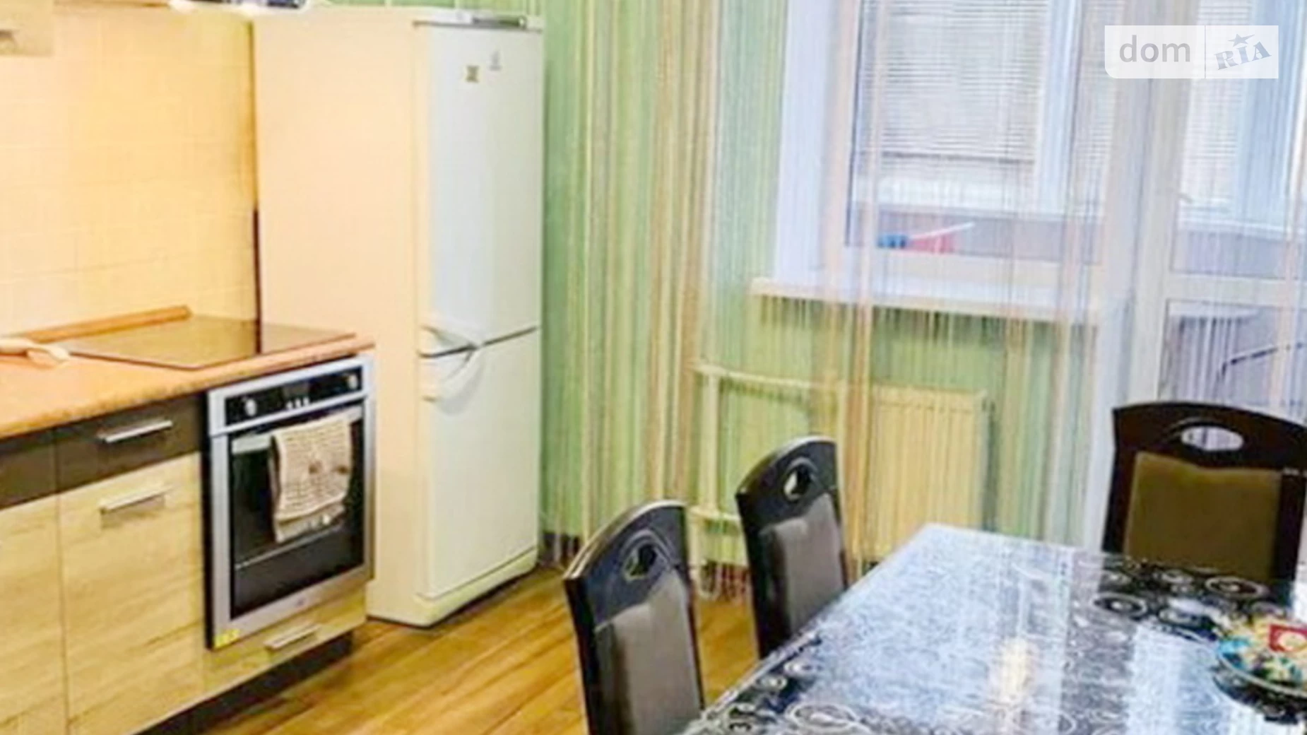 Продается 1-комнатная квартира 49 кв. м в Одессе, ул. Костанди