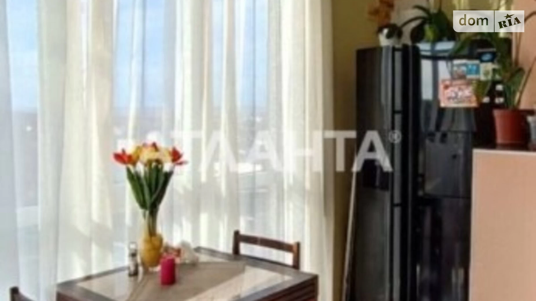 Продається 2-кімнатна квартира 88.8 кв. м у Одесі, вул. Балківська