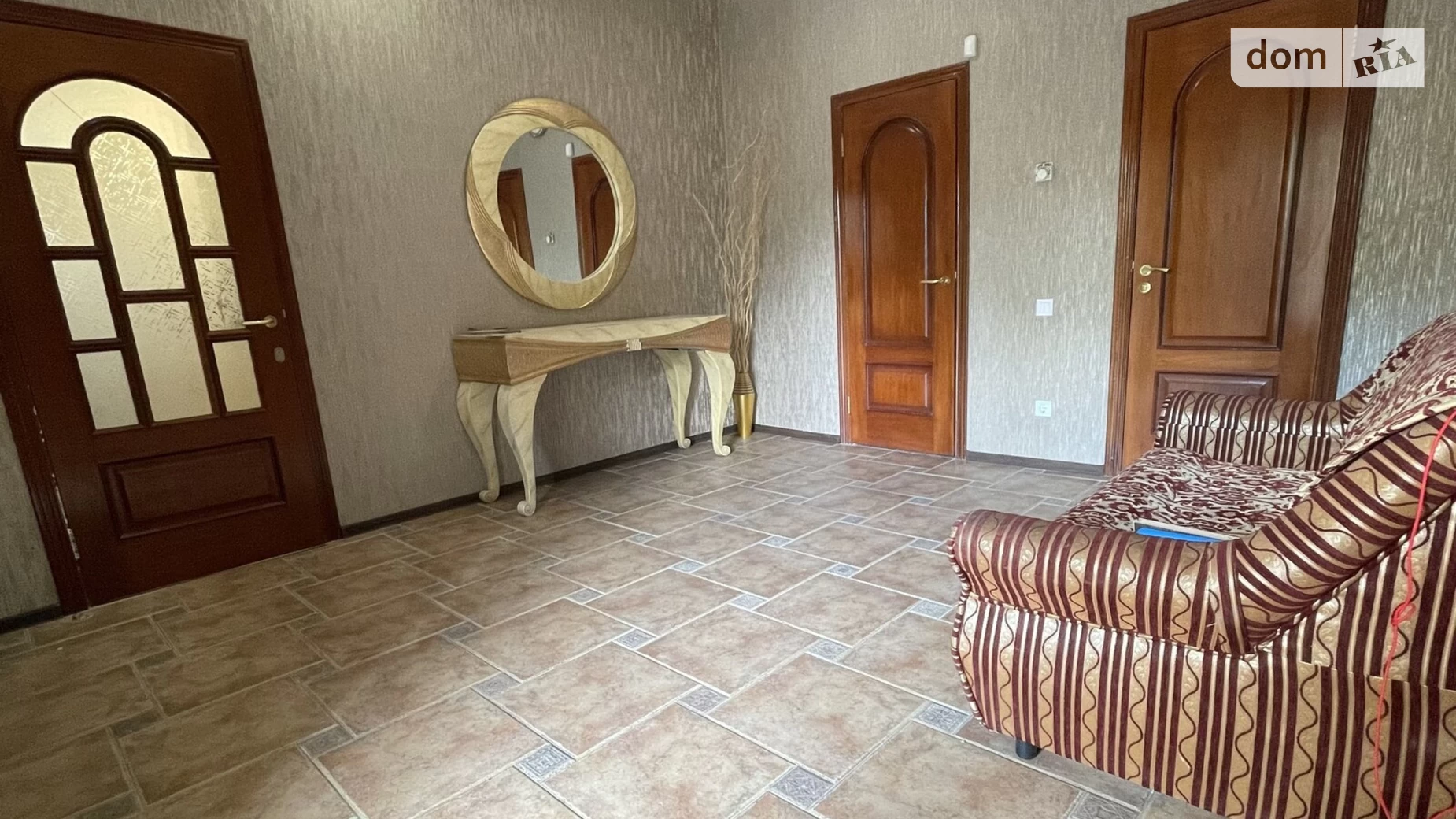Сдается в аренду дом на 2 этажа 350 кв. м с бассейном, цена: 3500 $ - фото 4