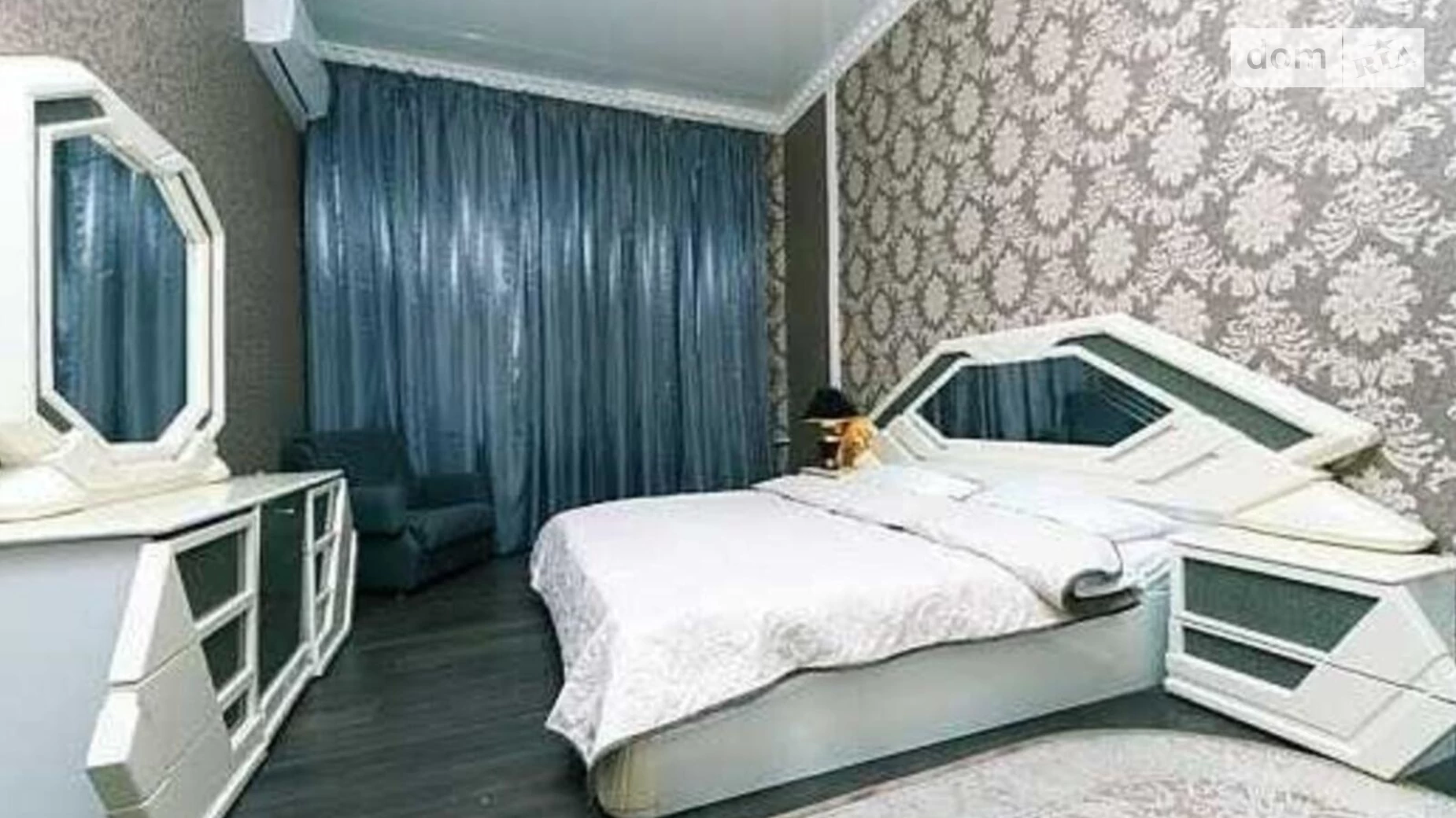 Продается 2-комнатная квартира 52 кв. м в Киеве, пл. Михайловская, 24А - фото 3