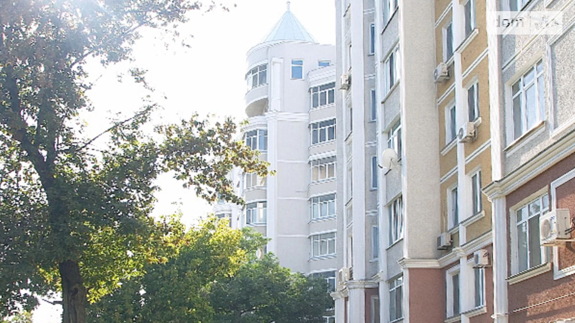 Продается 3-комнатная квартира 130 кв. м в Одессе, ул. Довженко, 4А