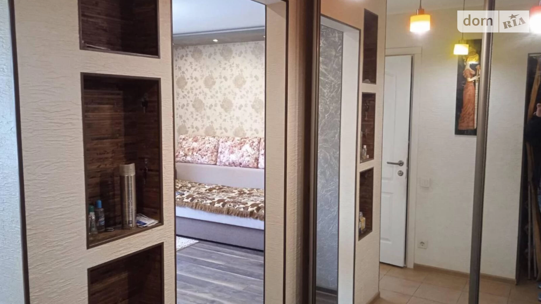 Продается 1-комнатная квартира 39.7 кв. м в Черноморске, ул. Виталия Шума