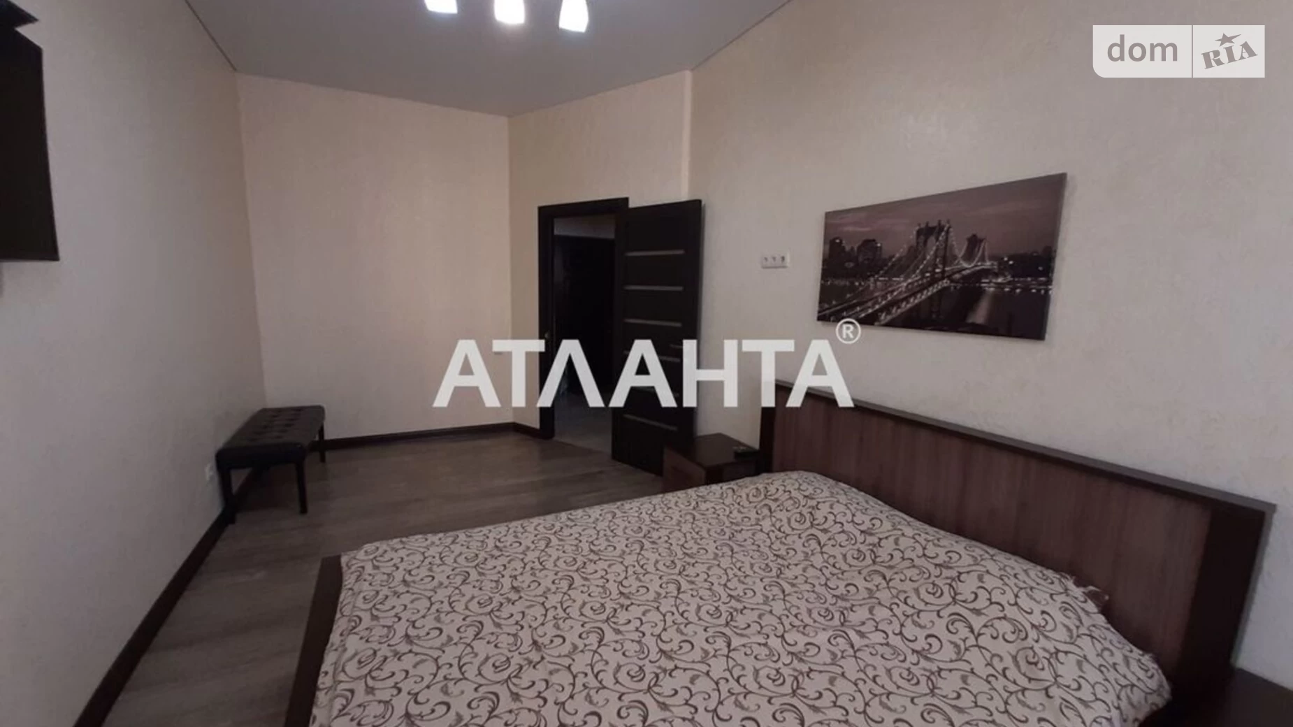 Продається 1-кімнатна квартира 50 кв. м у Одесі, плато Гагарінське, 5Б