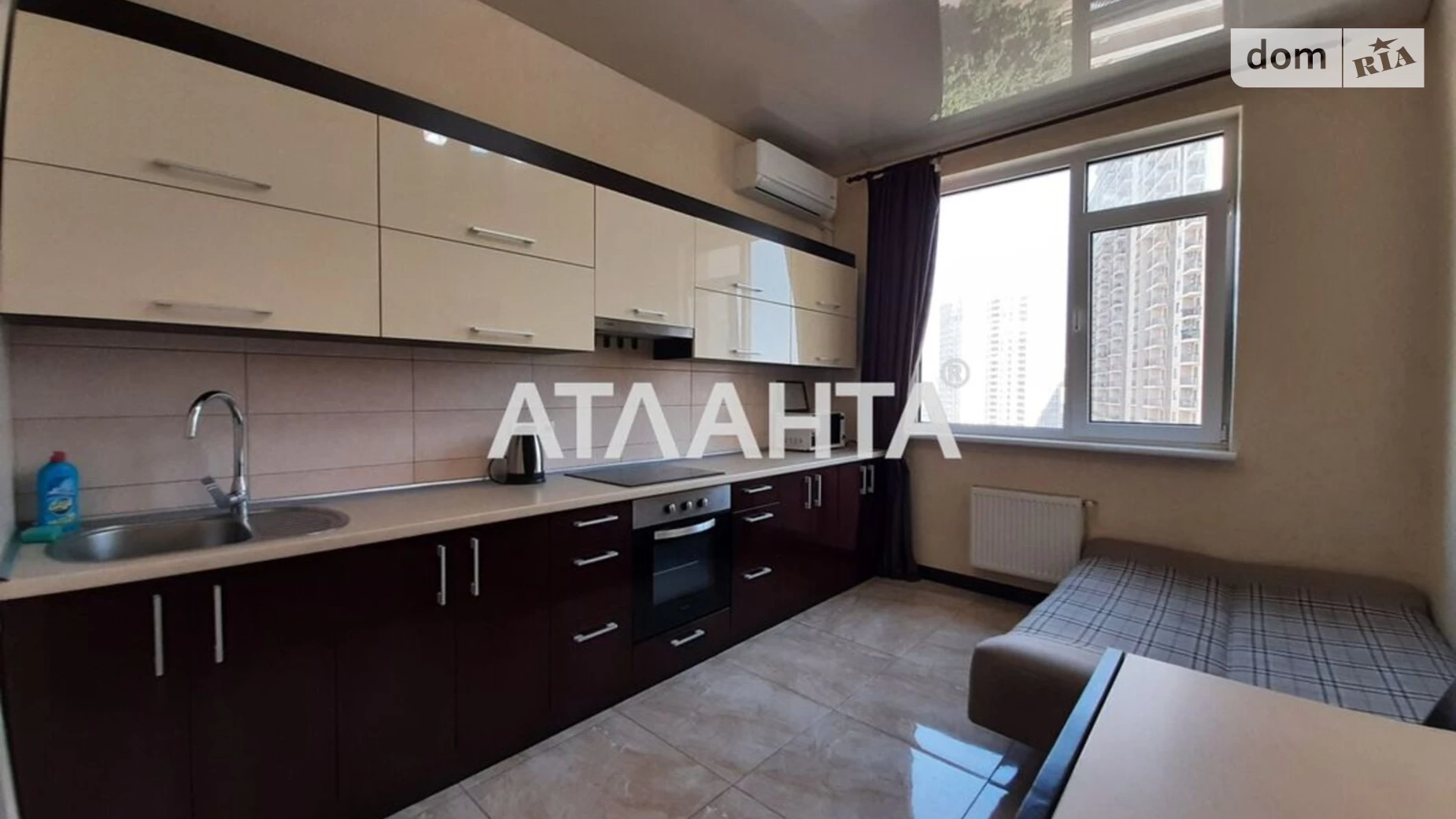 Продається 1-кімнатна квартира 50 кв. м у Одесі, плато Гагарінське, 5Б