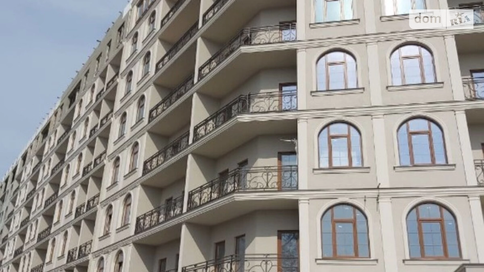 Продається 1-кімнатна квартира 42.6 кв. м у Одесі, вул. Дача Ковалевського