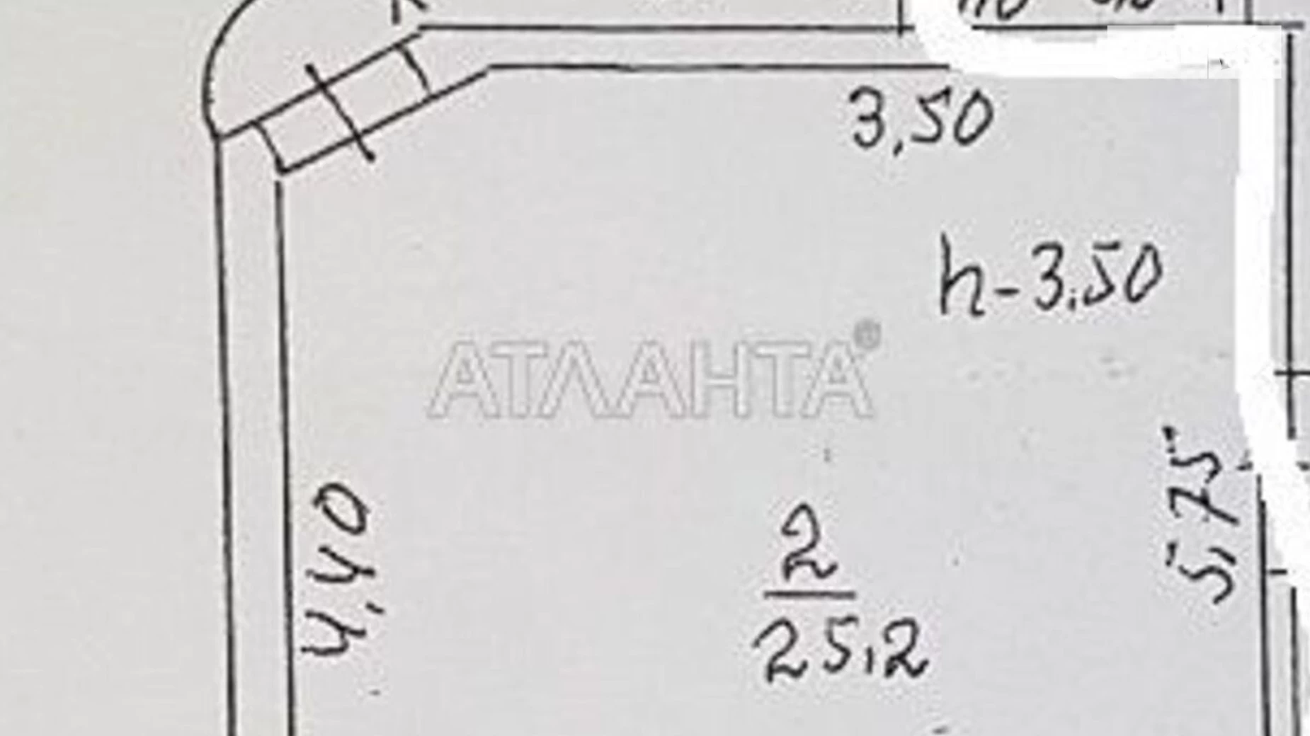 Продається 1-кімнатна квартира 37.5 кв. м у Одесі, вул. Мала Арнаутська