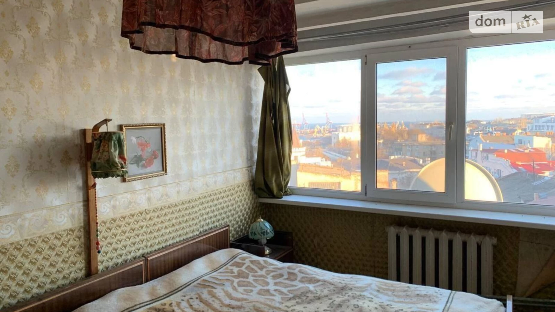Продается 3-комнатная квартира 56 кв. м в Одессе, ул. Торговая