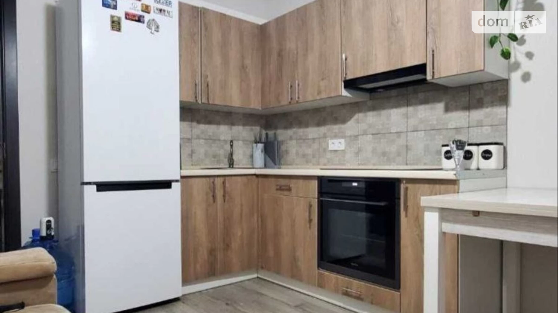Продается 2-комнатная квартира 65 кв. м в Одессе, ул. Спрейса