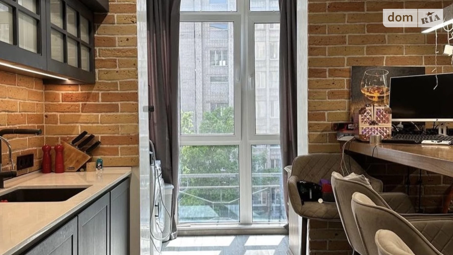 Продается 1-комнатная квартира 61 кв. м в Днепре, ул. Набережная Победы, 44 - фото 3