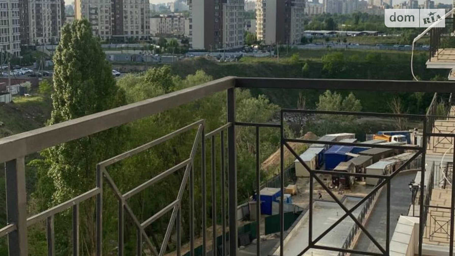 Продается 1-комнатная квартира 41 кв. м в Киеве, ул. Михаила Максимовича, 24