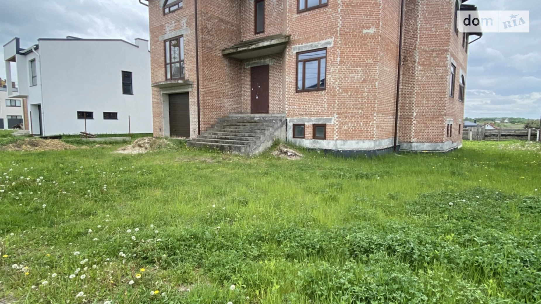 Продается дом на 2 этажа 300 кв. м с балконом, цена: 160000 $ - фото 2