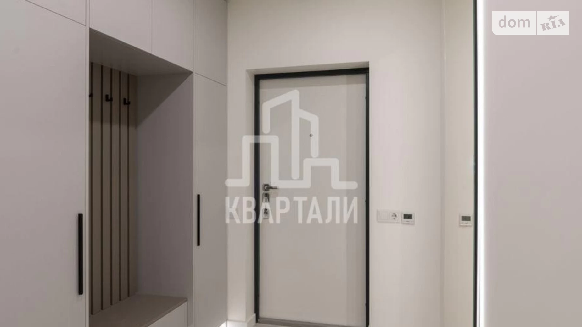 Продается 1-комнатная квартира 60 кв. м в Киеве, ул. Глубочицкая, 73