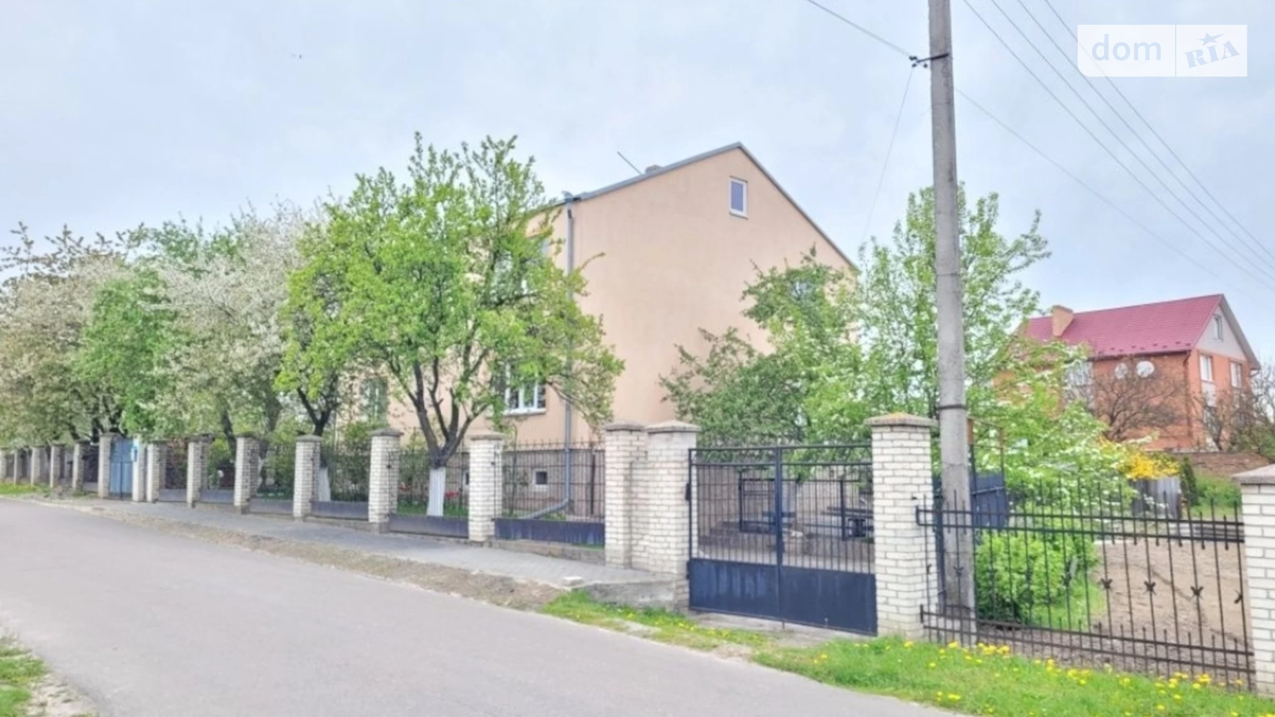 Продается дом на 2 этажа 357 кв. м с беседкой, цена: 165000 $ - фото 2